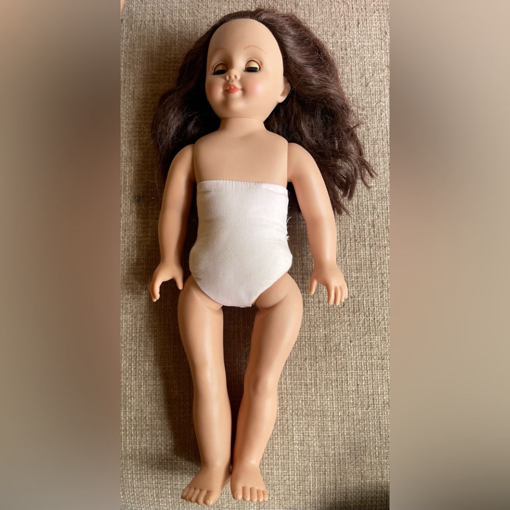 Alexander Doll 2004  Pre Owned